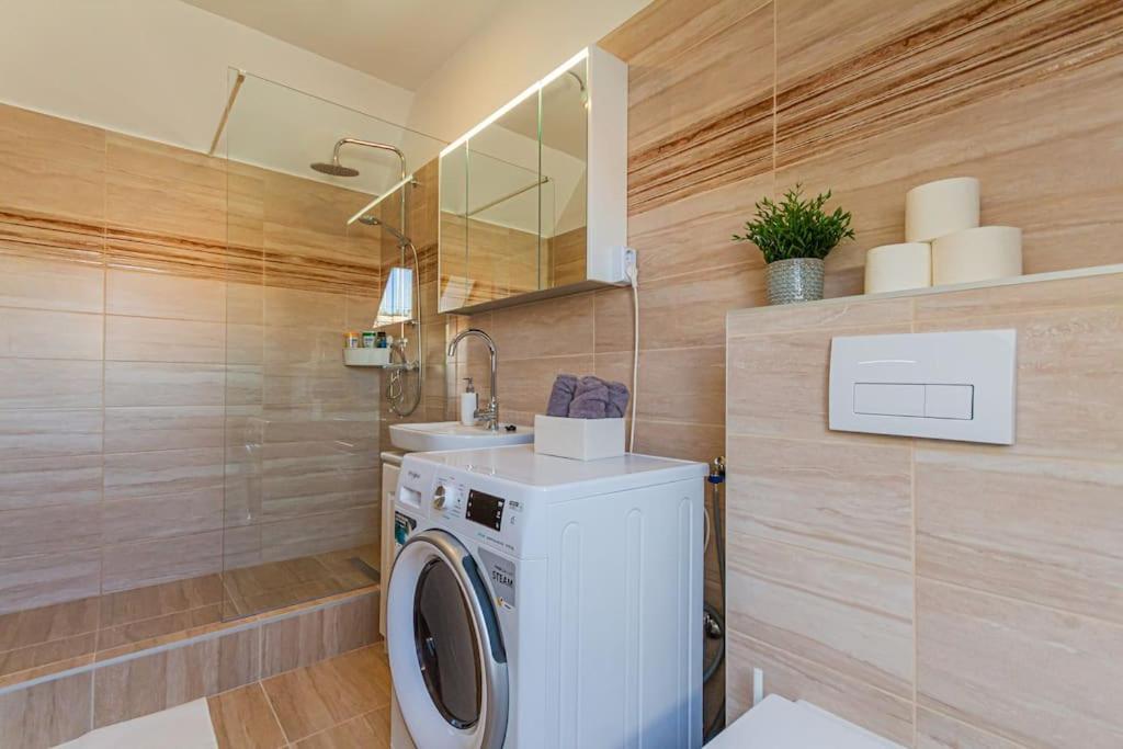 Roomy Apartment 80Sqm At City Center Free Parking Space, Ac & Balcony Будапеща Екстериор снимка