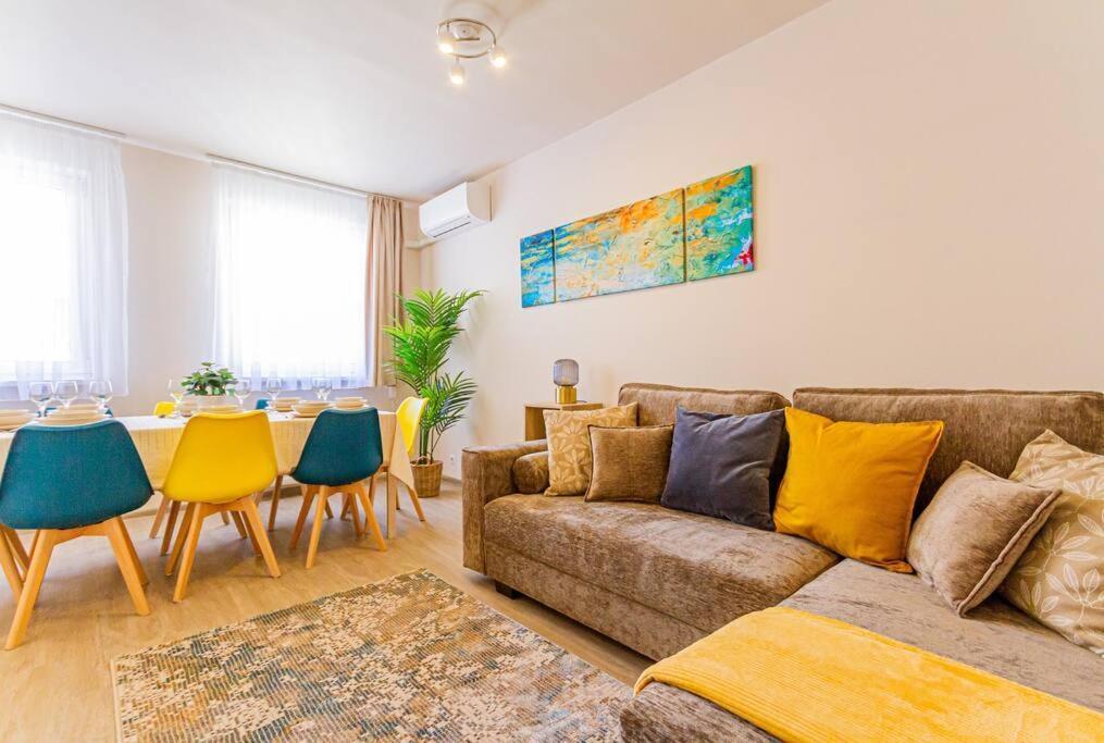 Roomy Apartment 80Sqm At City Center Free Parking Space, Ac & Balcony Будапеща Екстериор снимка