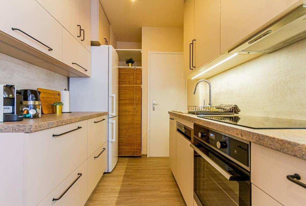Roomy Apartment 80Sqm At City Center Free Parking Space, Ac & Balcony Будапеща Екстериор снимка