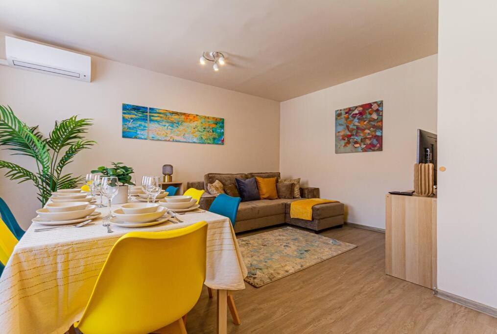 Roomy Apartment 80Sqm At City Center Free Parking Space, Ac & Balcony Будапеща Екстериор снимка