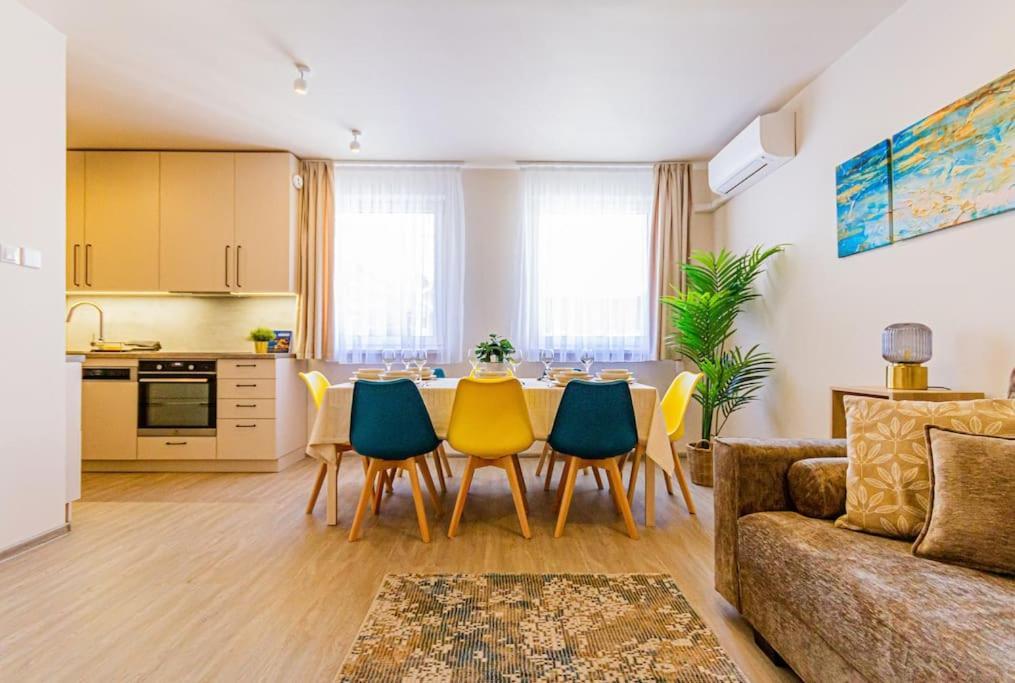 Roomy Apartment 80Sqm At City Center Free Parking Space, Ac & Balcony Будапеща Екстериор снимка