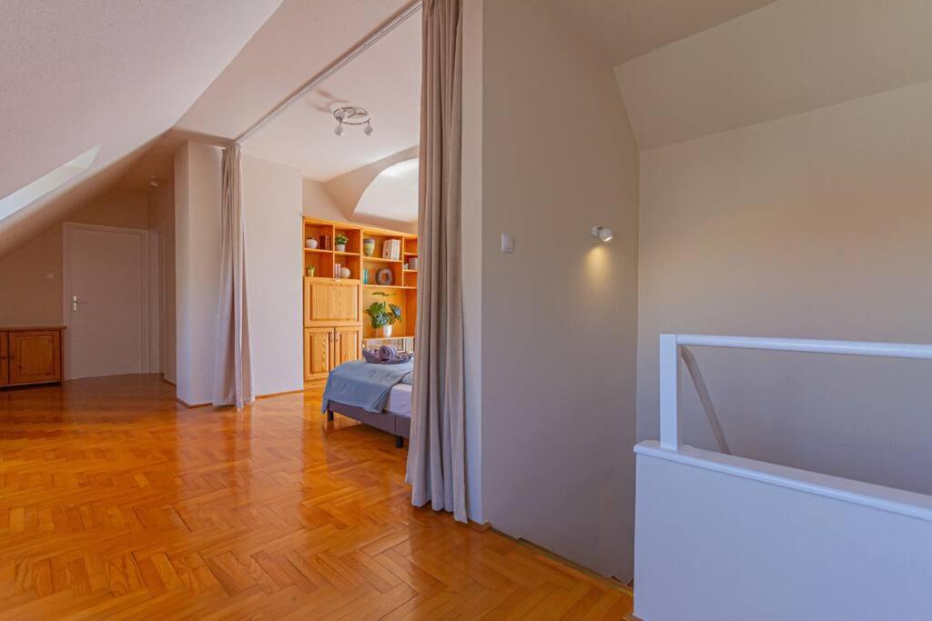 Roomy Apartment 80Sqm At City Center Free Parking Space, Ac & Balcony Будапеща Екстериор снимка